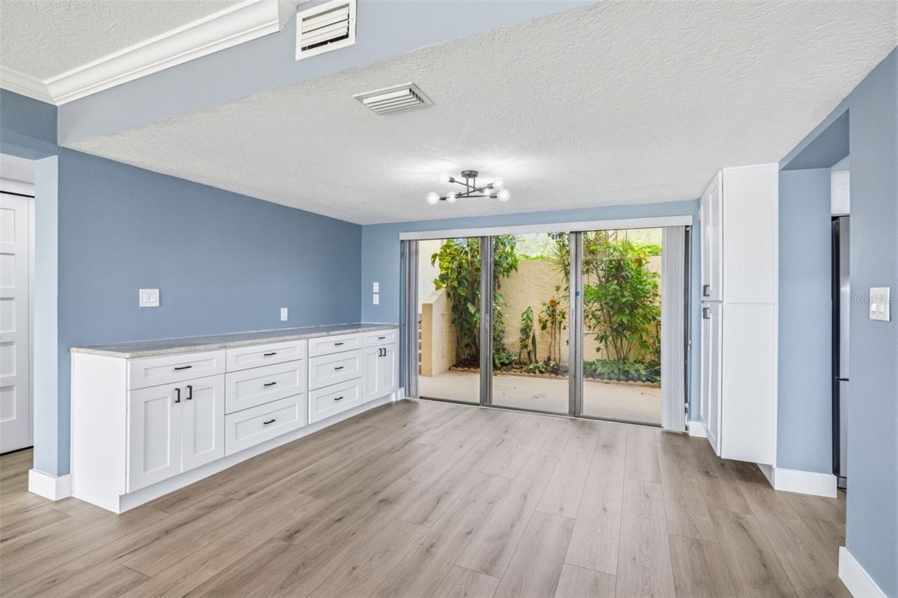 7520 Sunshine Skyway Lane S, Unit T22, Saint Petersburg, FL 33711 Photo