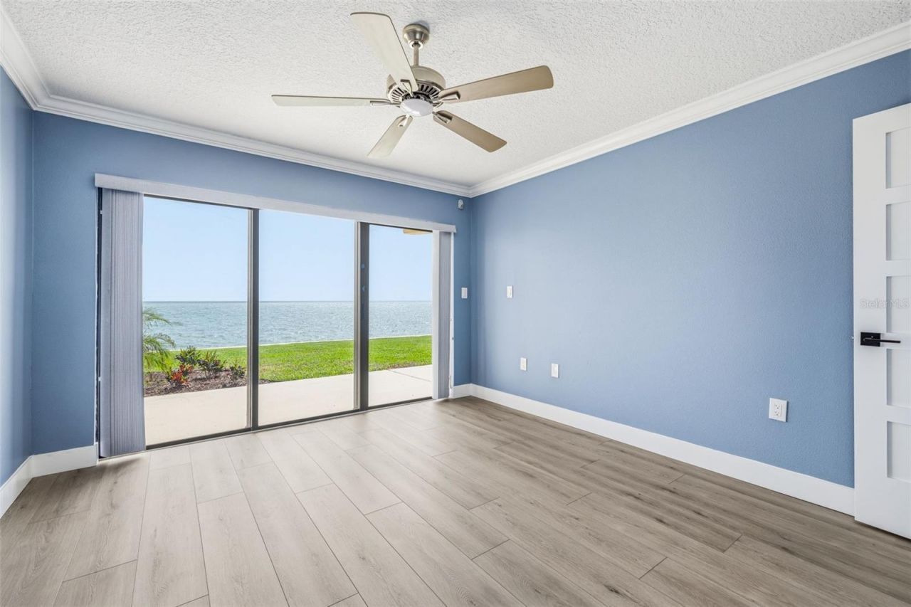 7520 Sunshine Skyway Lane S, Unit T22, Saint Petersburg, FL 33711 Photo