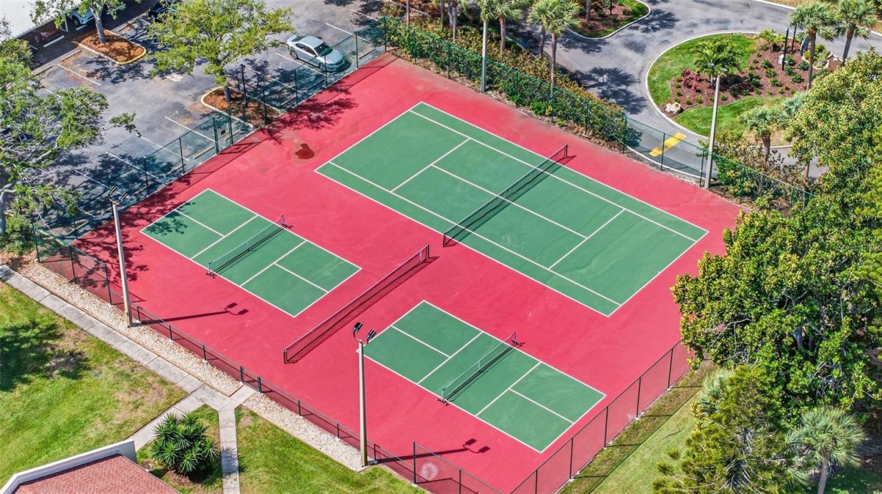 7520 Sunshine Skyway Lane S, Unit T22, Saint Petersburg, FL 33711 Photo