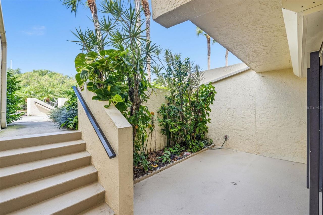 7520 Sunshine Skyway Lane S, Unit T22, Saint Petersburg, FL 33711 Photo