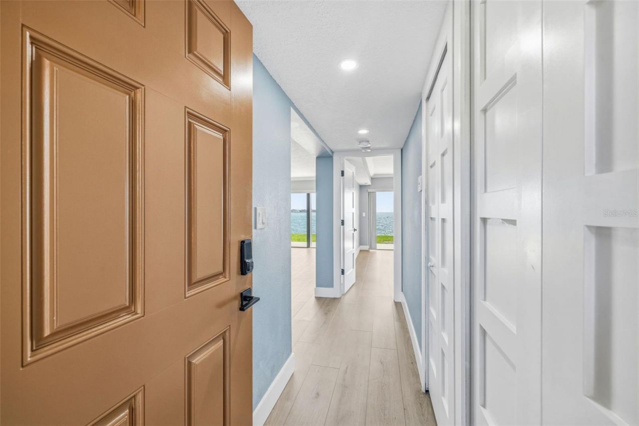 7520 Sunshine Skyway Lane S, Unit T22, Saint Petersburg, FL 33711 Photo