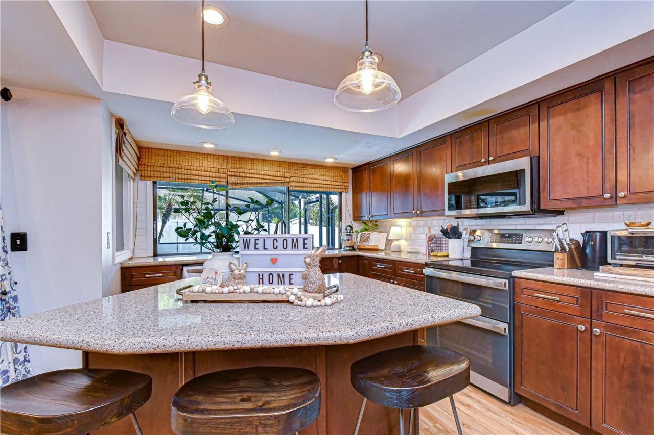 819 Bluegrass Lane , Brandon, FL 33510 Photo