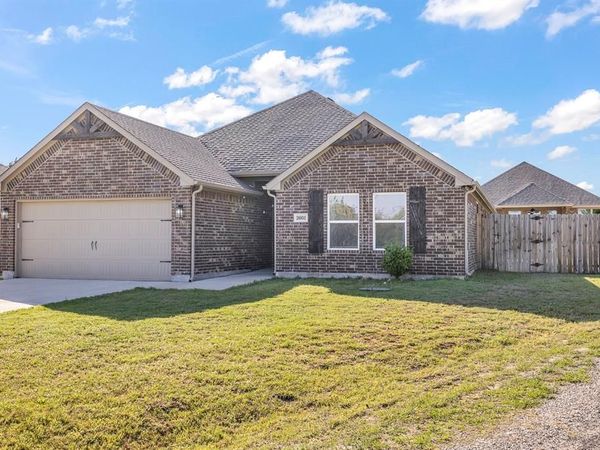 2601 Austin Drive, Granbury, TX 76048
