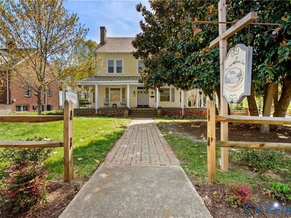 615 S Main Street , Blackstone, VA 23824