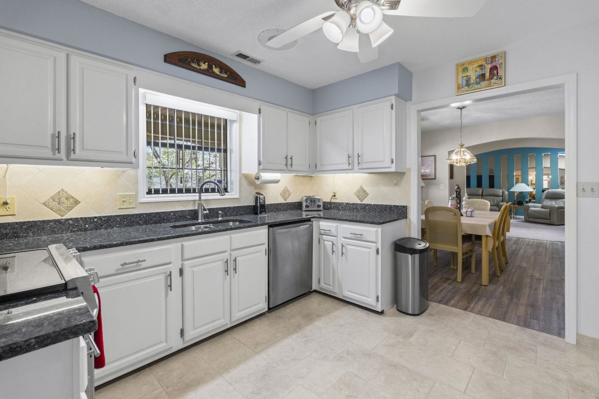 2239 Jackson Circle Photo 8