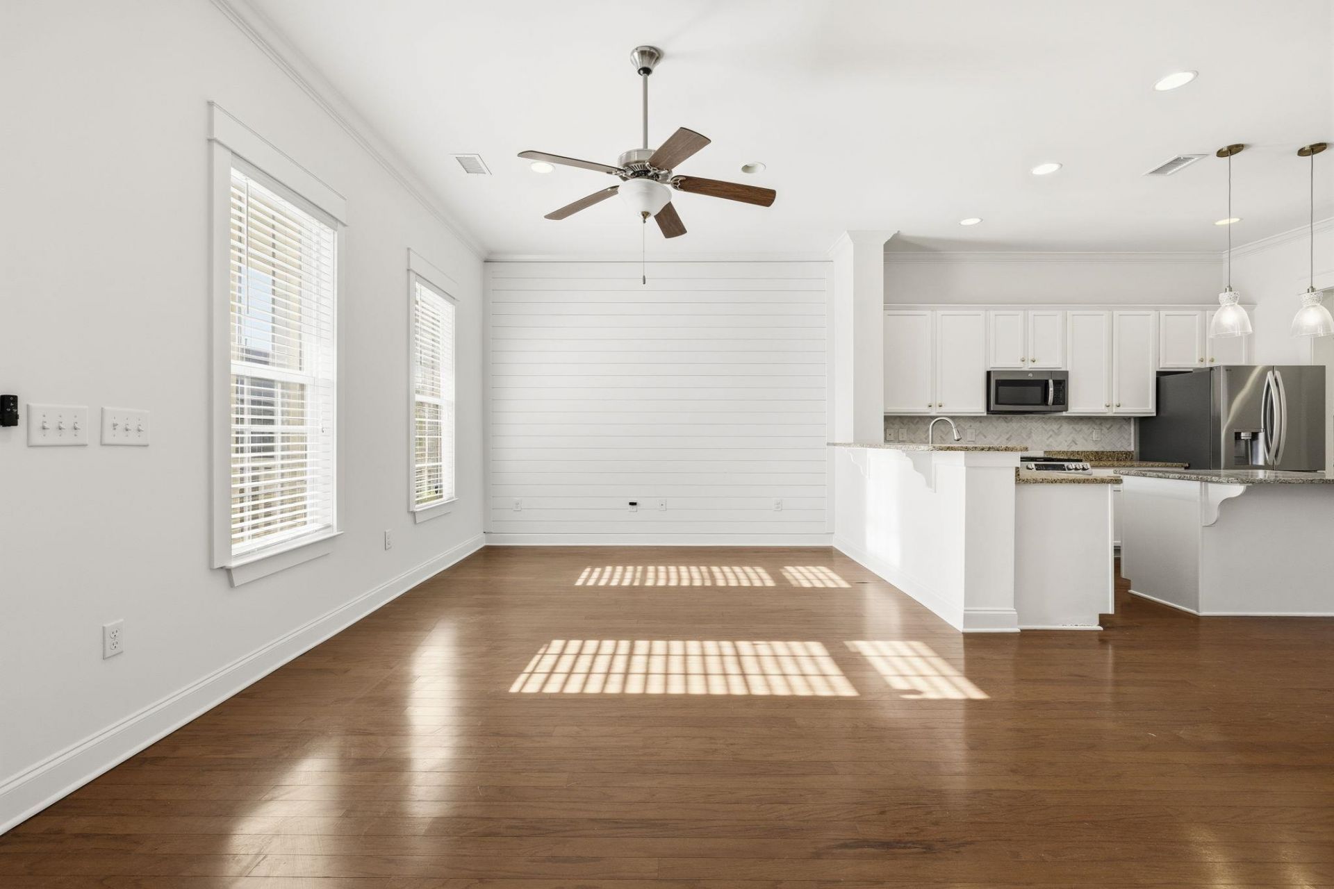 856 Shine Ave.  Photo 11