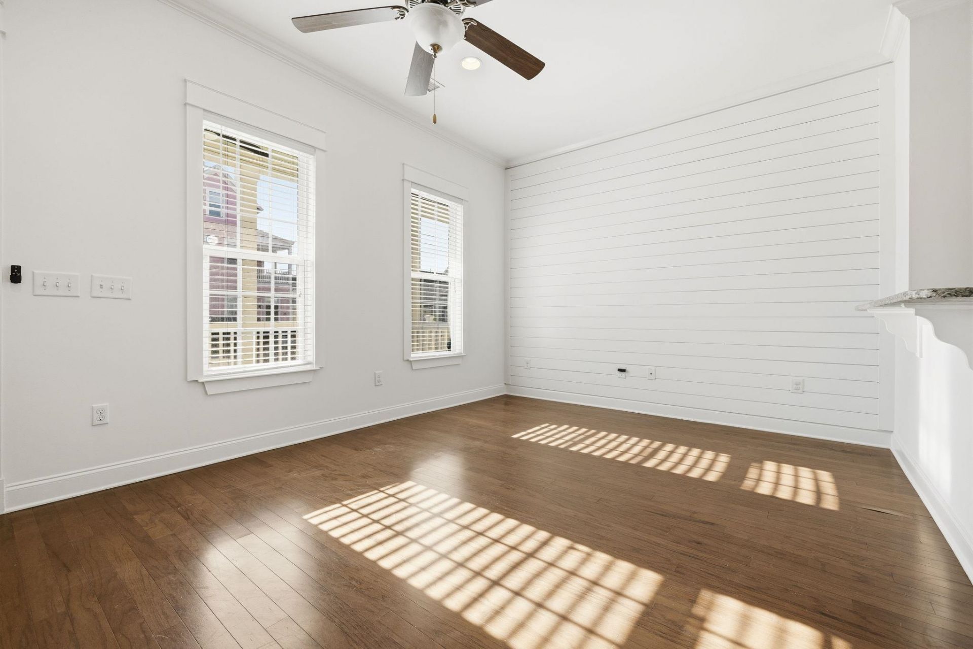 856 Shine Ave.  Photo 12