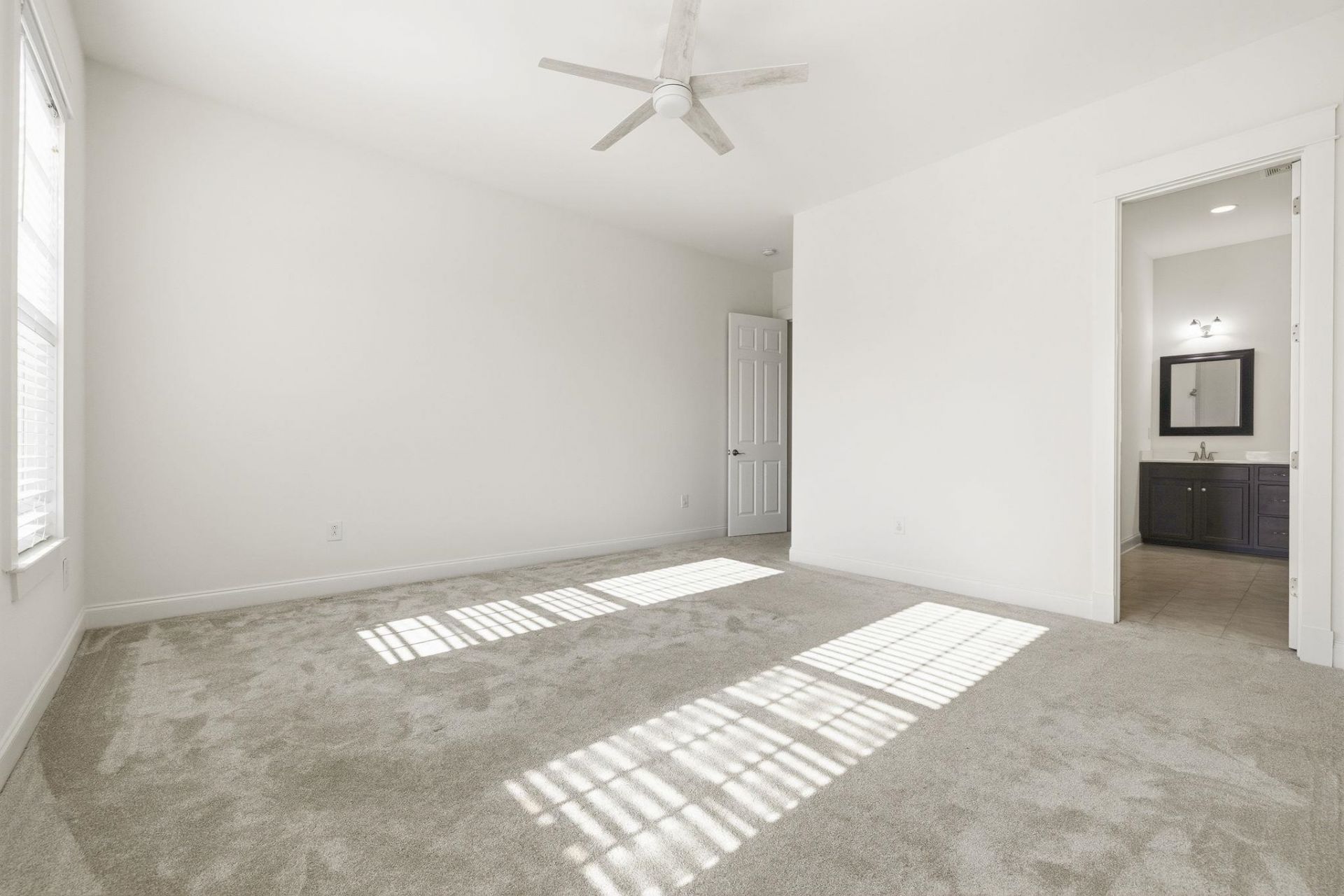 856 Shine Ave.  Photo 18