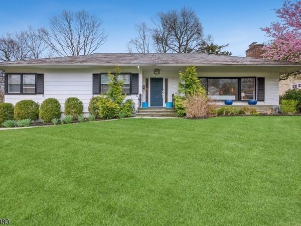 101 Essex Rd, Summit, NJ 07901