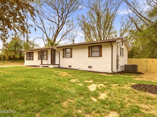 3325 Lobetti Rd, Knoxville, TN 37931