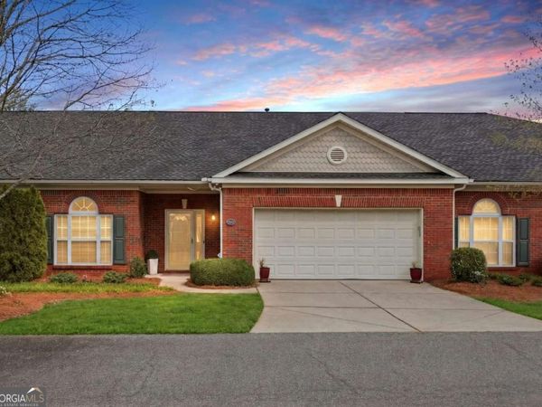 563 Sawnee Corners Drive, Cumming, GA 30040