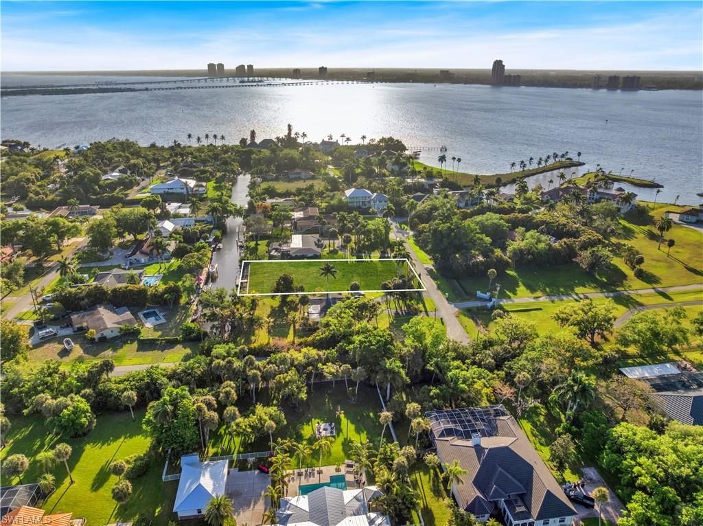 62 Wolcott Dr , North Fort Myers, FL 33903 Photo