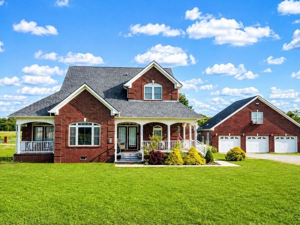23 Skidmore Ln, Winchester, TN 37398