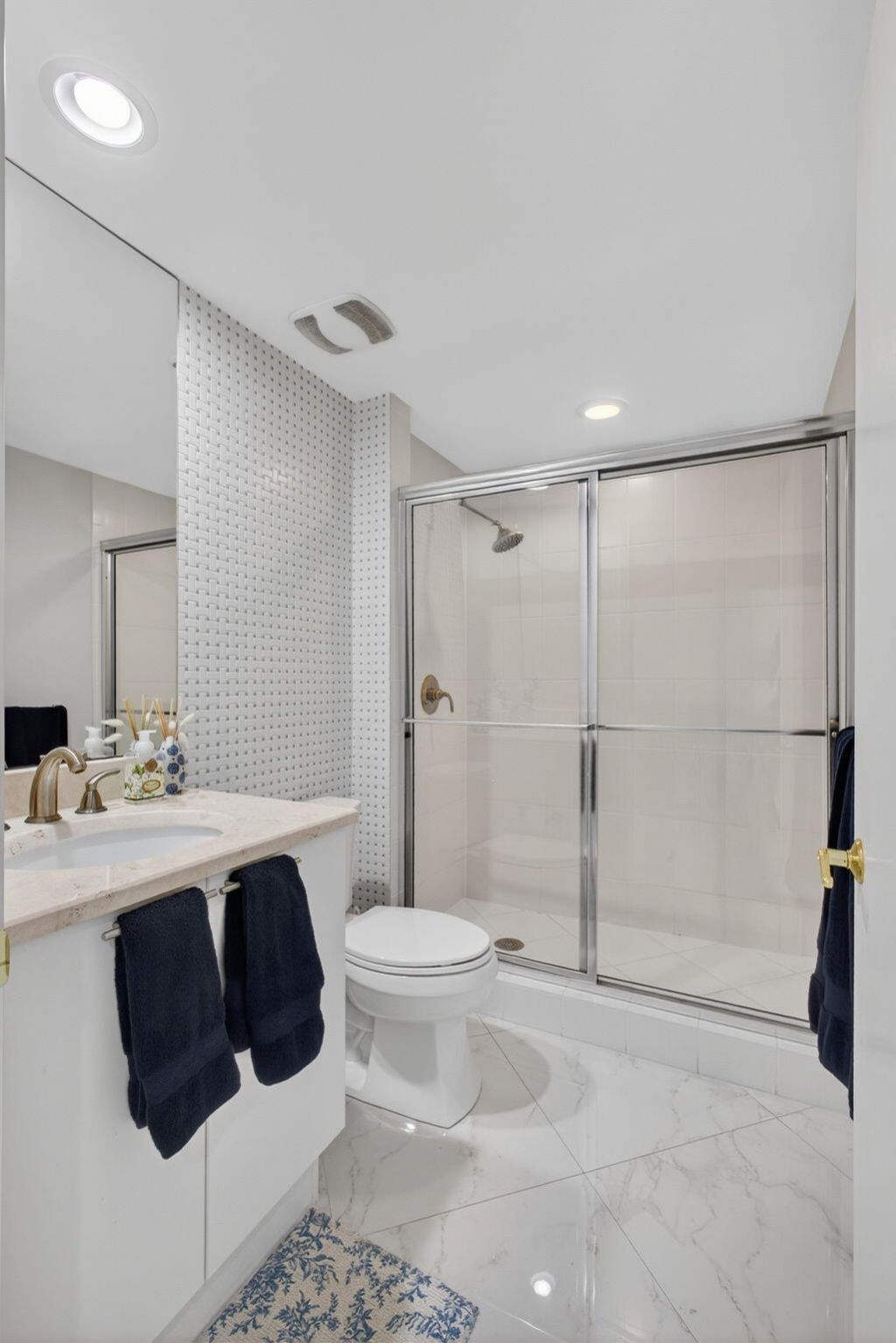 2650 Lake Shore, Unit 2303, Riviera Beach, FL 33404 Photo