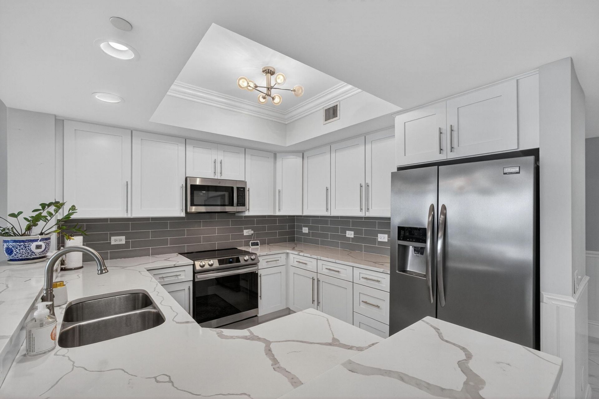 2650 Lake Shore, Unit 2303, Riviera Beach, FL 33404 Photo