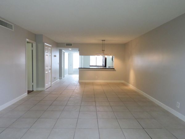 193 Lakeview Drive, Unit 205, Weston, FL 33326
