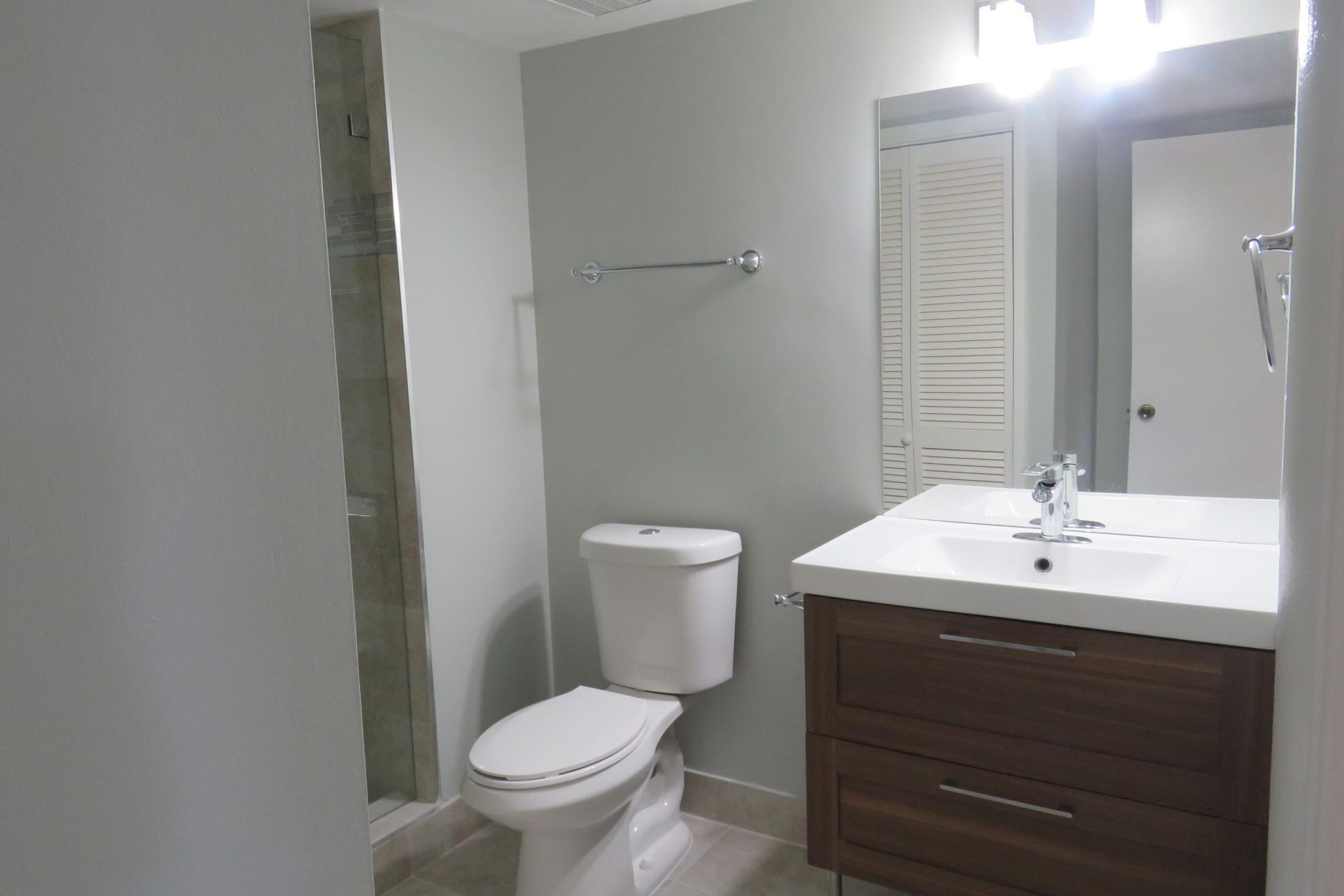 193 Lakeview Drive, Unit 205, Weston, FL 33326 Photo