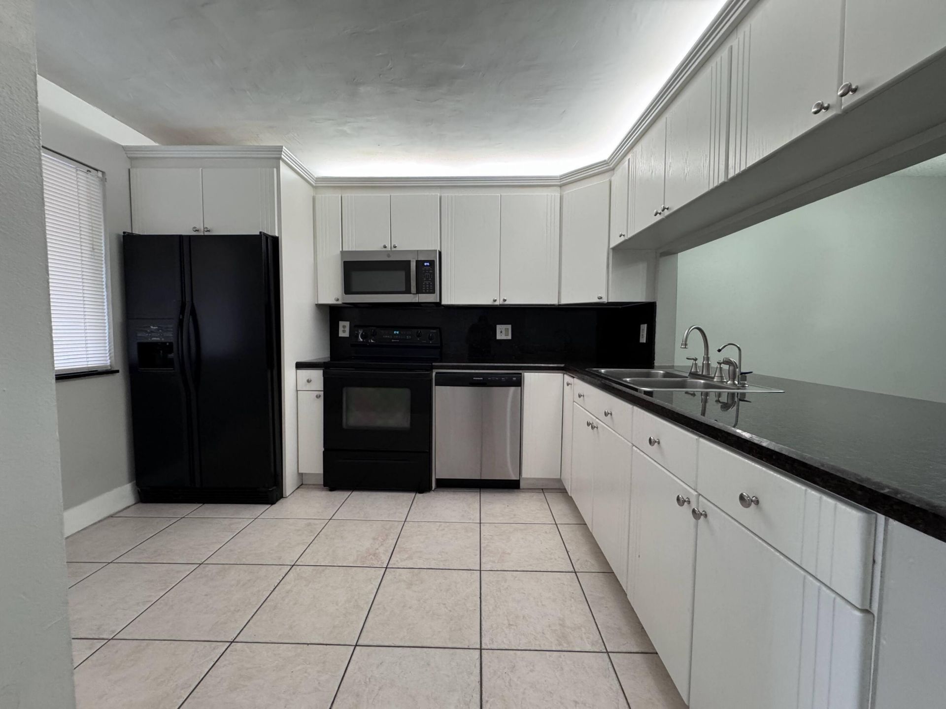 193 Lakeview Drive, Unit 205, Weston, FL 33326 Photo