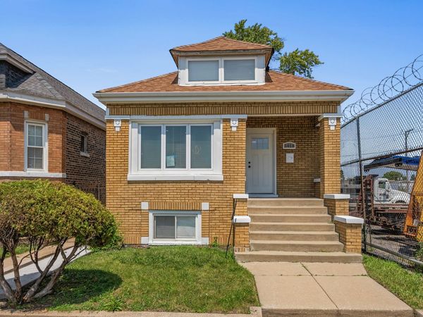 5418 W Flournoy Street , Chicago, IL 60644