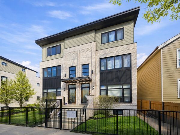 2245 N Rockwell Street , Unit 2, Chicago, IL 60647