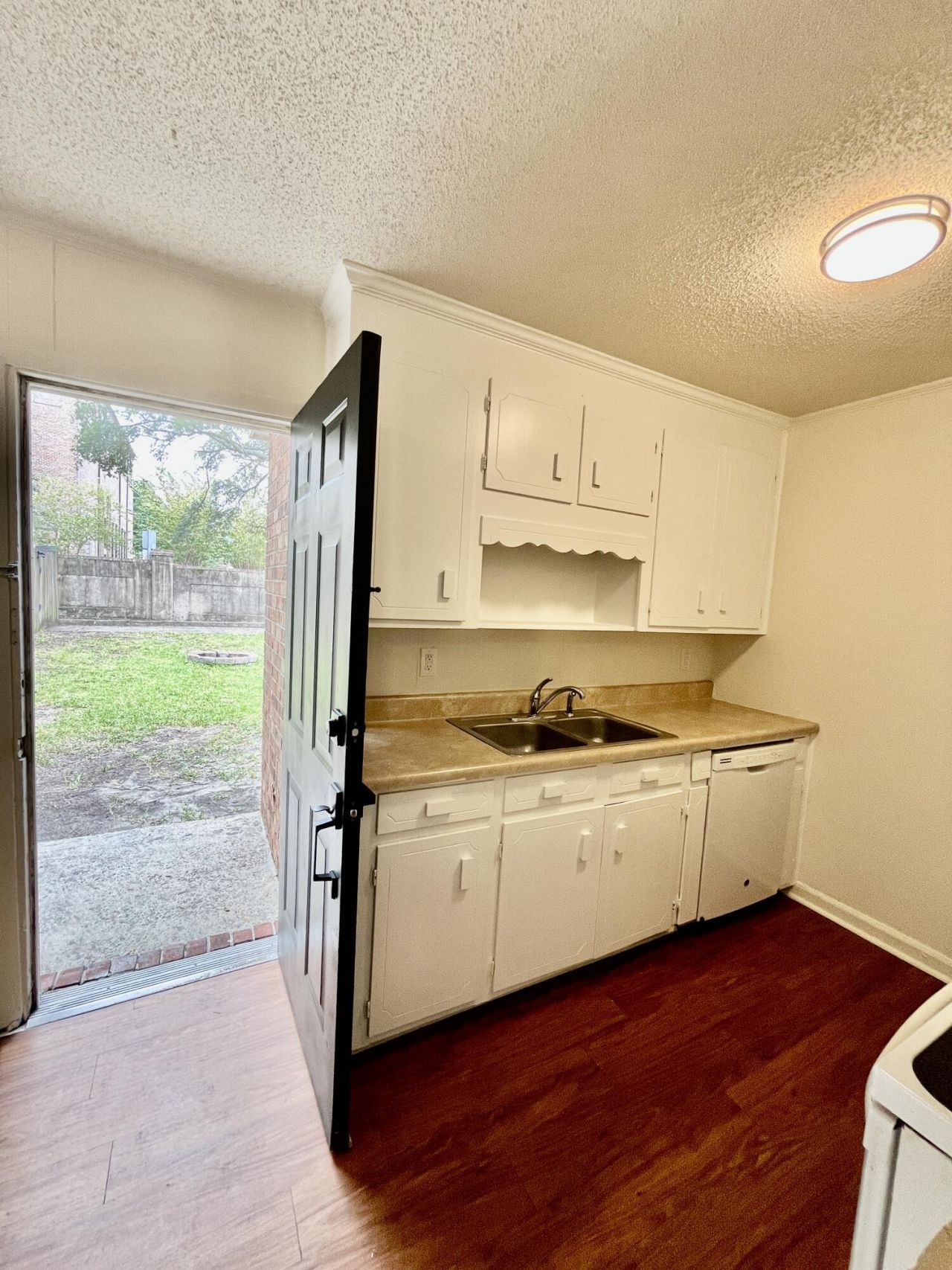 10 Blake Street Photo 9