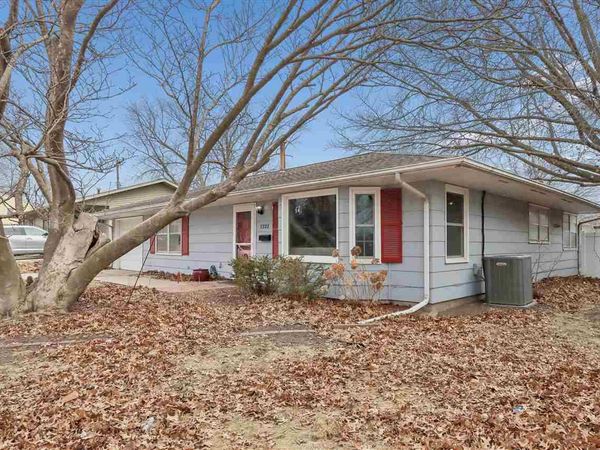 1222 Arthur St, Iowa City, IA 52240