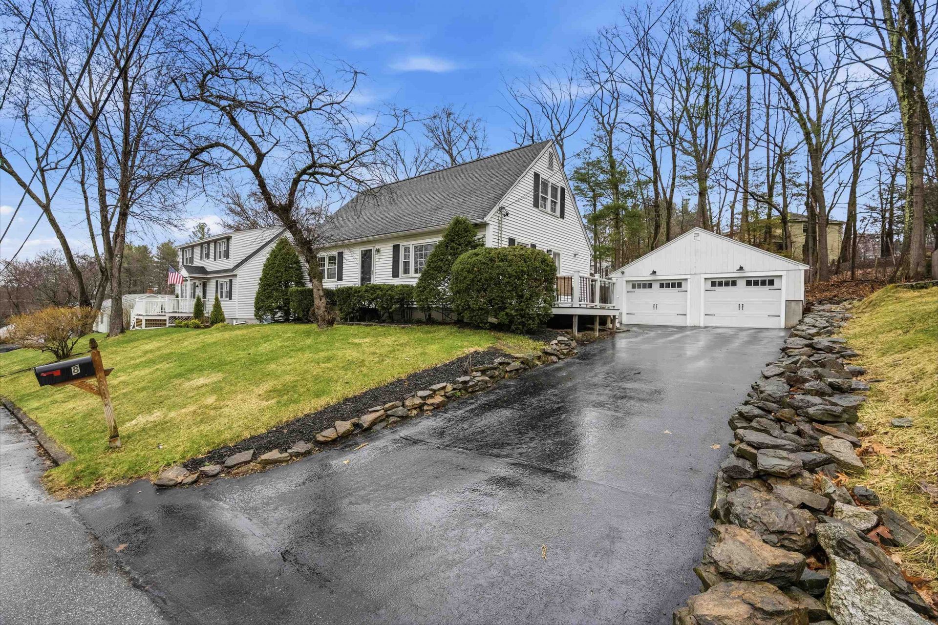 8 Oakdale Avenue, Nashua, NH 03062 Main Photo