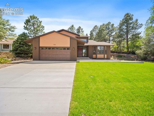 935 War Eagle Drive, Colorado Springs, CO 80919