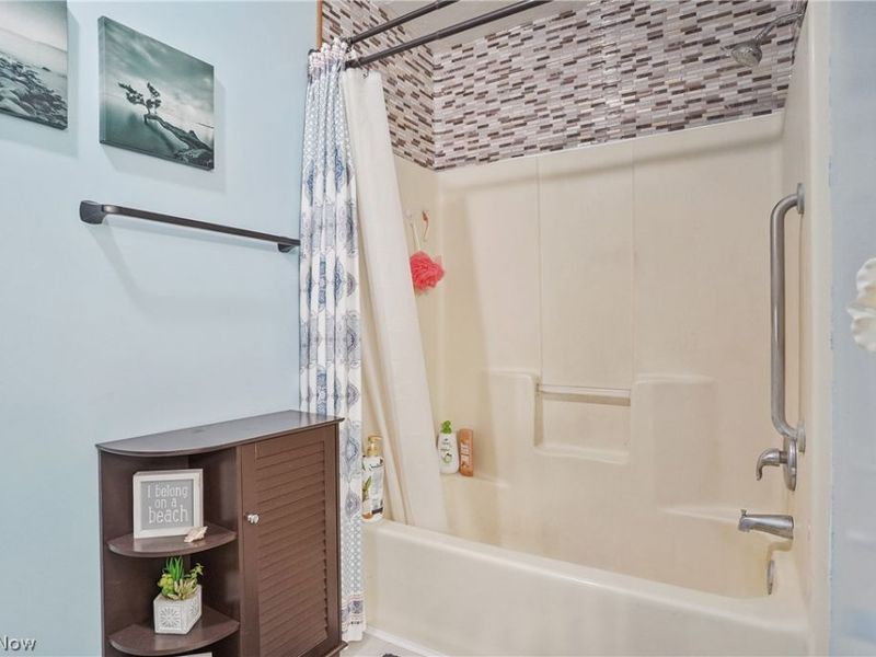 17 Harneds Landing, Cortland, OH 44410 Photo 19