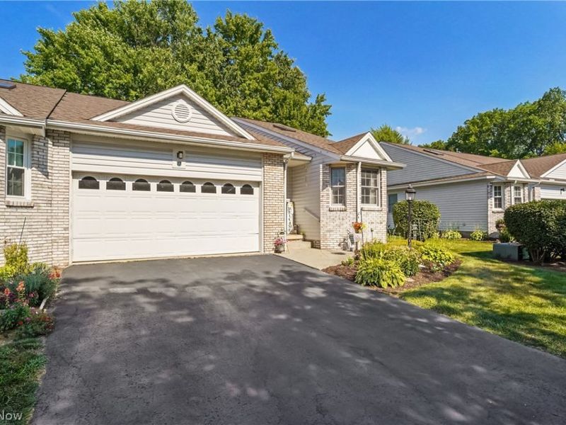 17 Harneds Landing, Cortland, OH 44410 Photo 2