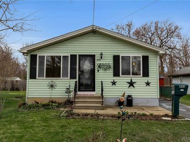 493 Willow Avenue , North Tonawanda, NY 14120