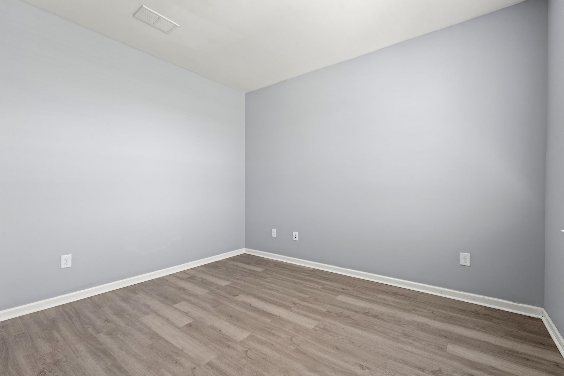 420 Sunforest Way Photo 10