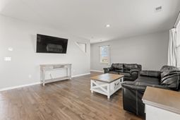 420 Sunforest Way photo 4