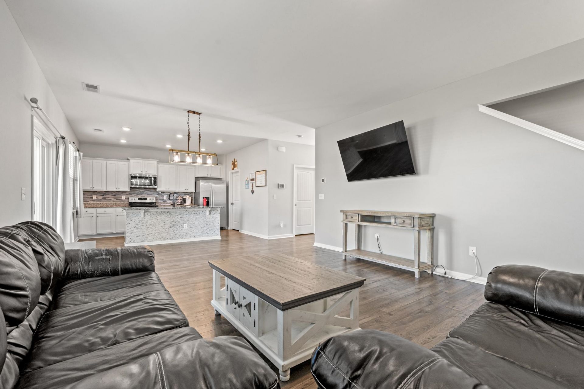 420 Sunforest Way Photo 5