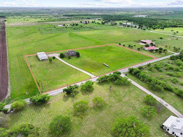 386 Scoggins Road , Tioga, TX 76271