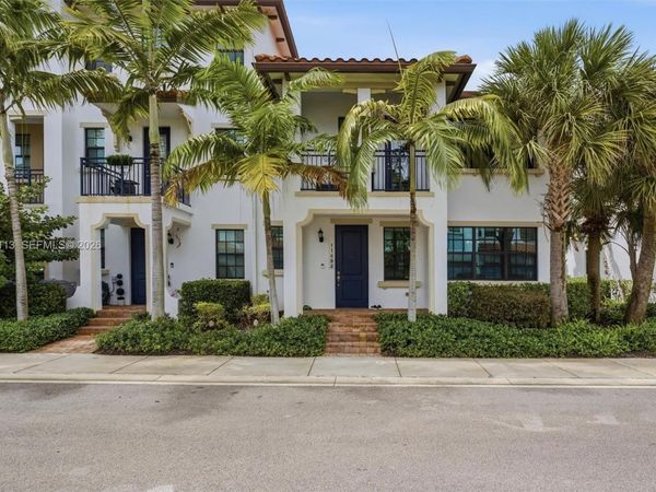 11652 SW 13th Ct , Pembroke Pines, FL 33025