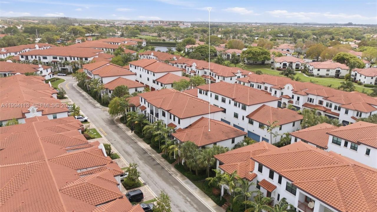 11652 SW 13th Ct , Pembroke Pines, FL 33025 Photo