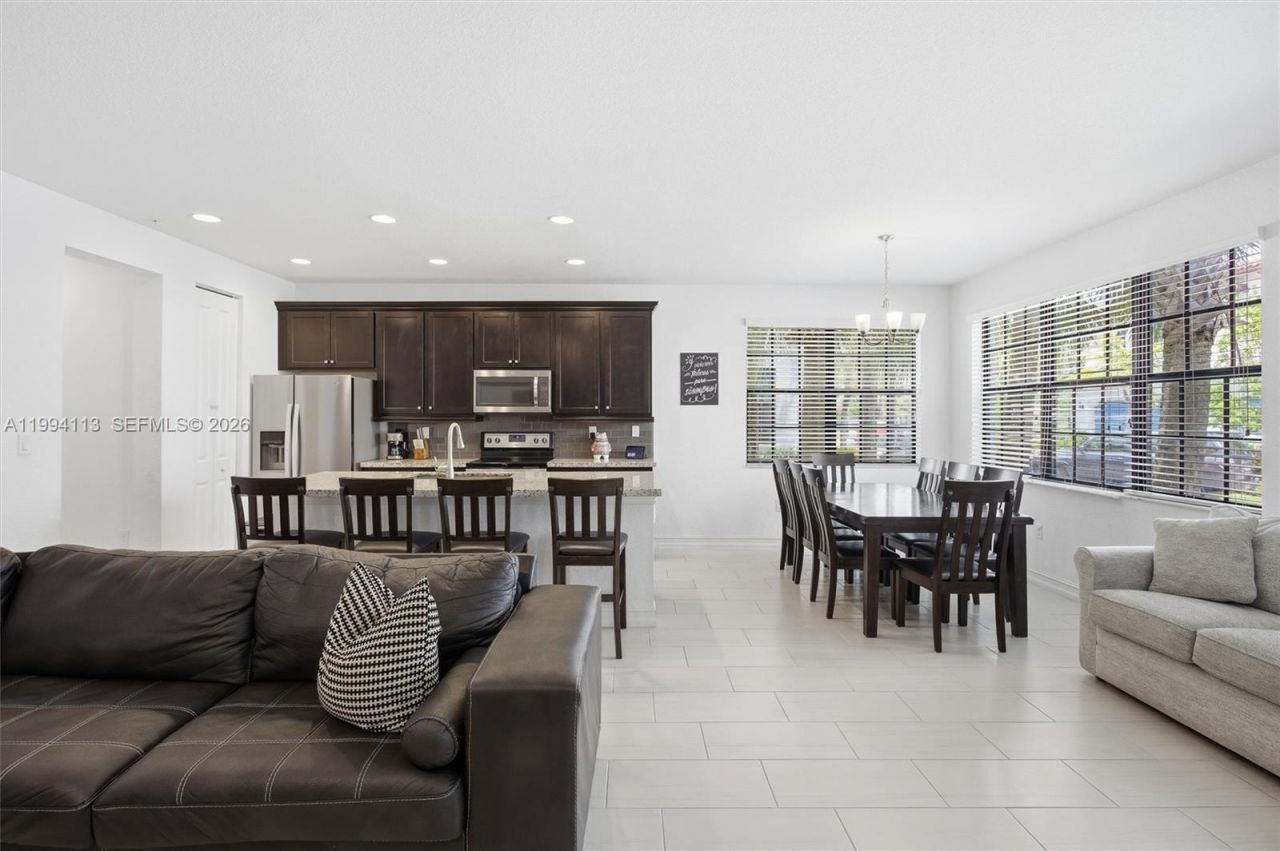 11652 SW 13th Ct , Pembroke Pines, FL 33025 Photo