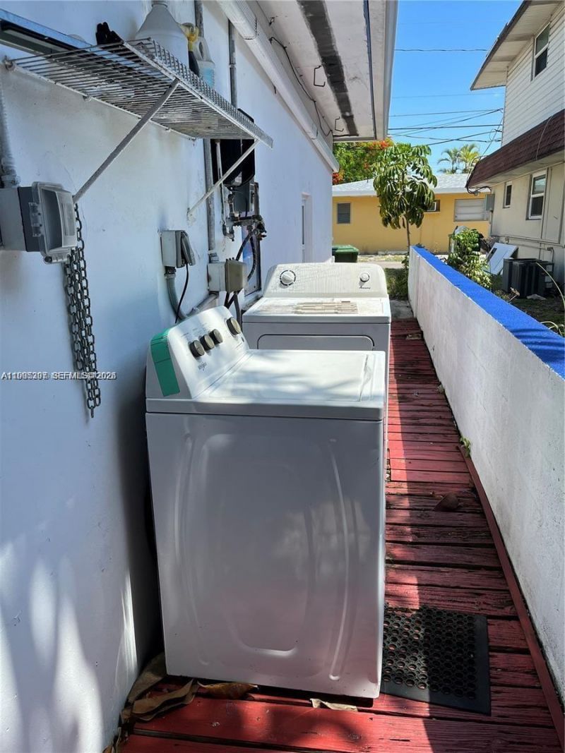 1909 Pierce St, Unit 2, Hollywood, FL 33020 Photo