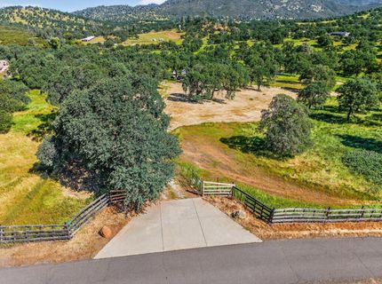 9759 Creekside Dr, Coulterville, CA 95311 Photo