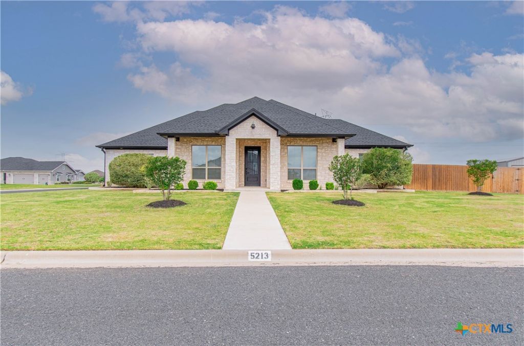 5213 Few Oaks Dr, Salado, TX 76571 Main Photo