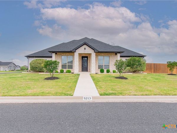 5213 Few Oaks Dr, Salado, TX 76571