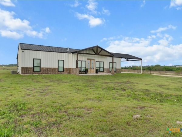 13487 Wedel Cemetery Road, Rogers, TX 76569