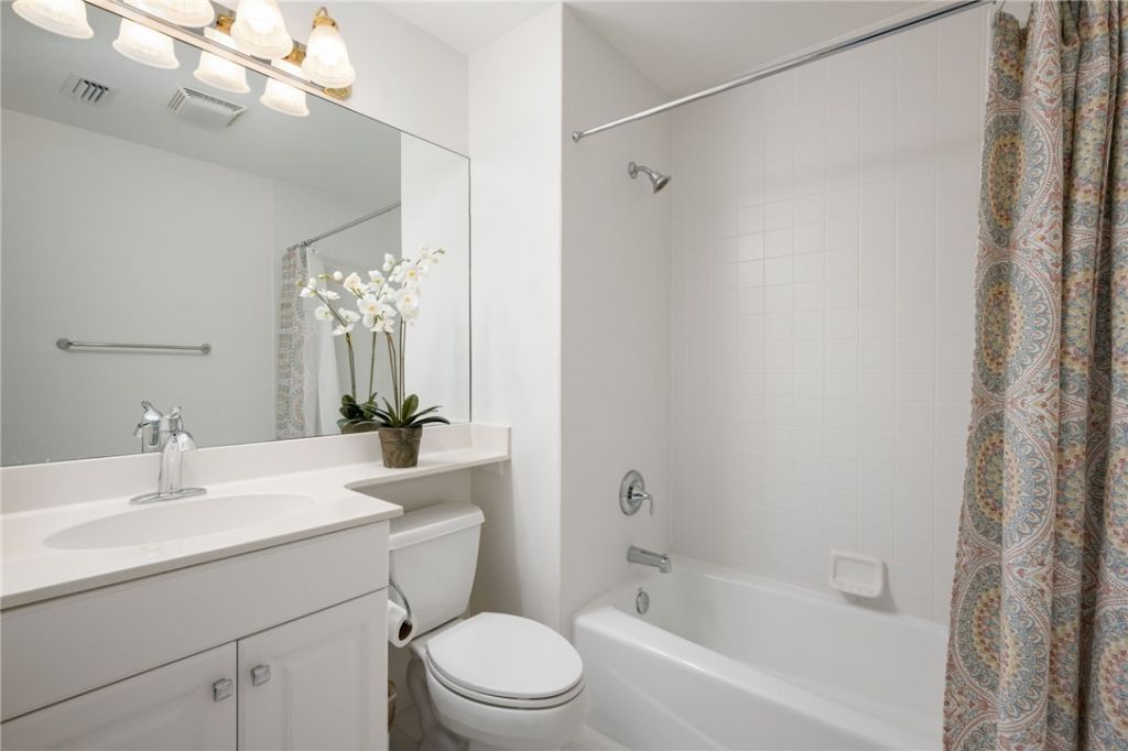 4775 S Harbor Drive, Unit 107, Vero Beach, FL 32967 Photo