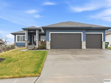 18859 Patrick Avenue , Elkhorn, NE 68022