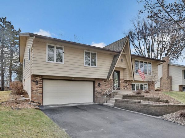 49 16th Avenue SW, New Brighton, MN 55112