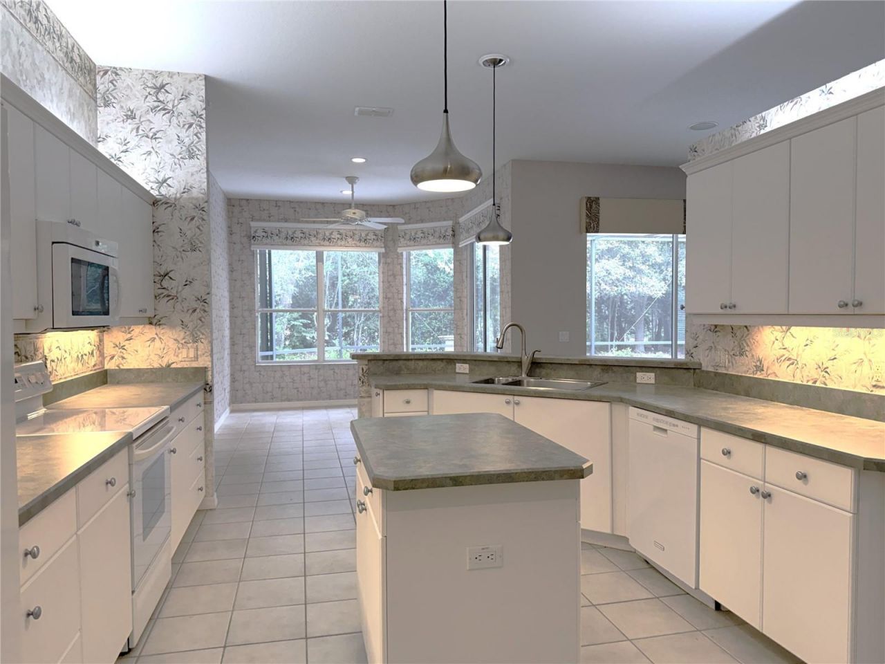 13 Oak Village Boulevard S, Homosassa, FL 34446 Photo