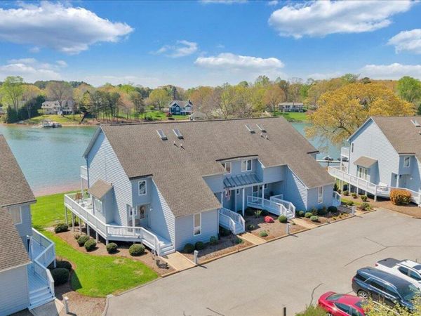 254 Blarney Stone CT, Huddleston, VA 24104