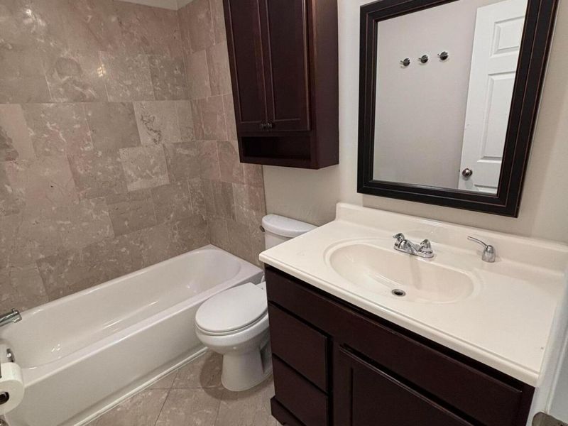 777 Ficus Drive, Unit 25E, Columbus, OH 43085 Photo 13