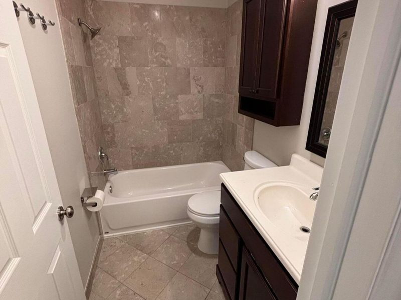 777 Ficus Drive, Unit 25E, Columbus, OH 43085 Photo 14